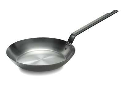 Frying pan 24 cm with black handle for induction