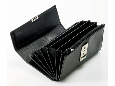 Wallet leather 5 compartments black with lock