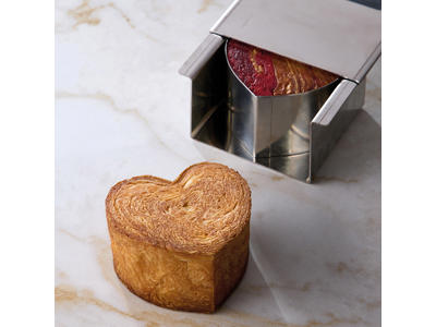 Mold for Croissants Geometric Heart