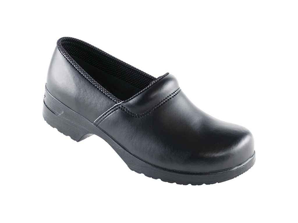 Wooden shoes with heel cap