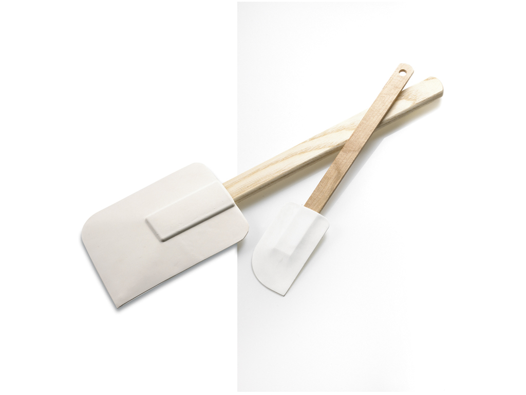 Dish scraper, w/wooden handle 27 cm