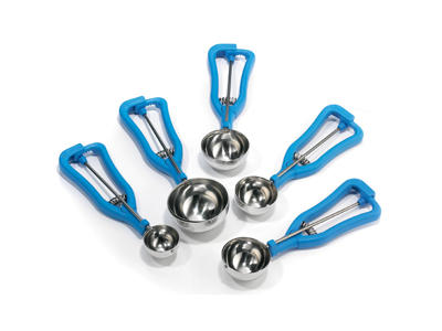 Portion spoon 1/8 ltr. Blue / stainless