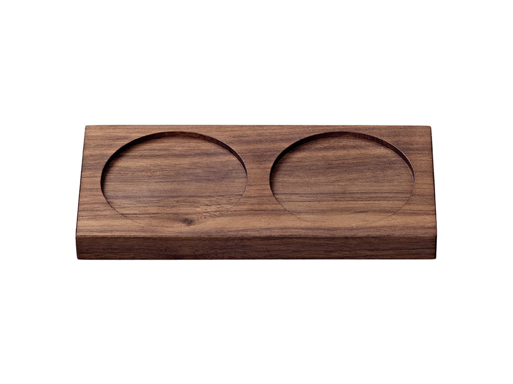 Tray with walnut, size 15cm